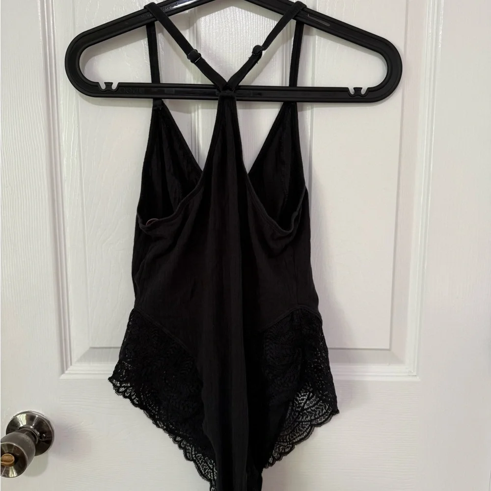 Black Lace-Trimmed Bodysuit - Picture 2 of 3